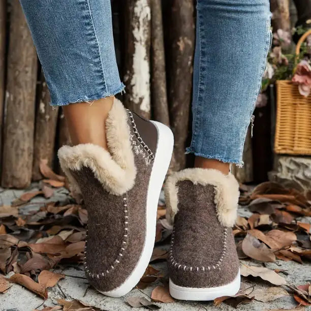 Women’s Soft Plush Slip-On Sneakers – Cozy, Lightweight & Comfortable Casual Shoes