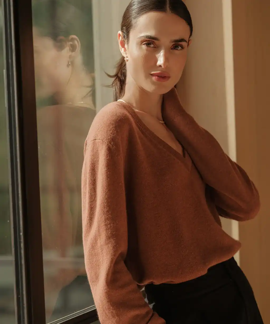 Flynn Women’s Cashmere-Feel Sweater – Soft Knit Pullove