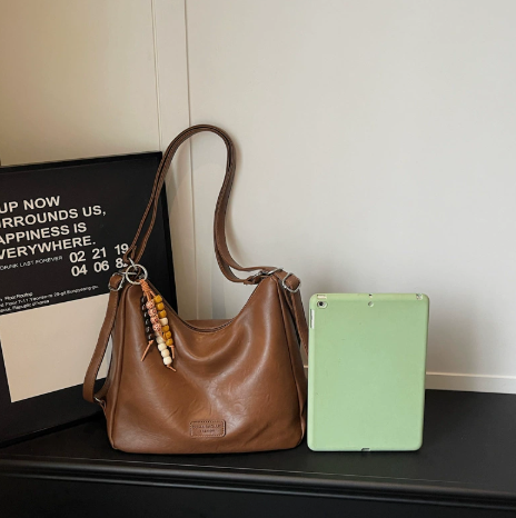 Casual Large Shoulder Bag for Women 2026 New Fashion Simple Crossbody Bag Large Capacity Bucket Bag Commuter Women's Bag