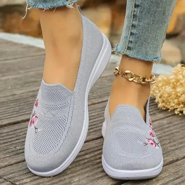 Women’s Breathable Embroidered Shoes – Soft, Comfortable & Fashionable Casual Flats