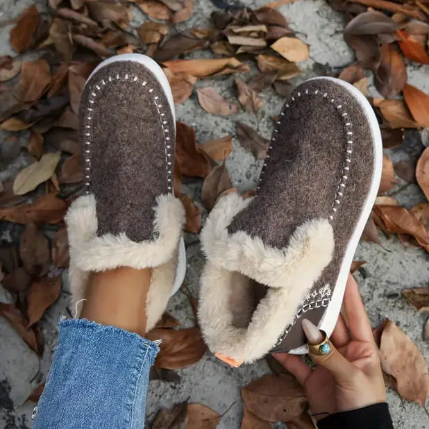 Women’s Soft Plush Slip-On Sneakers – Cozy, Lightweight & Comfortable Casual Shoes