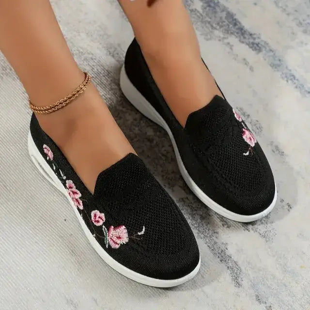 Women’s Breathable Embroidered Shoes – Soft, Comfortable & Fashionable Casual Flats