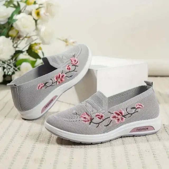 Women’s Breathable Embroidered Shoes – Soft, Comfortable & Fashionable Casual Flats
