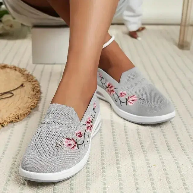 Women’s Breathable Embroidered Shoes – Soft, Comfortable & Fashionable Casual Flats