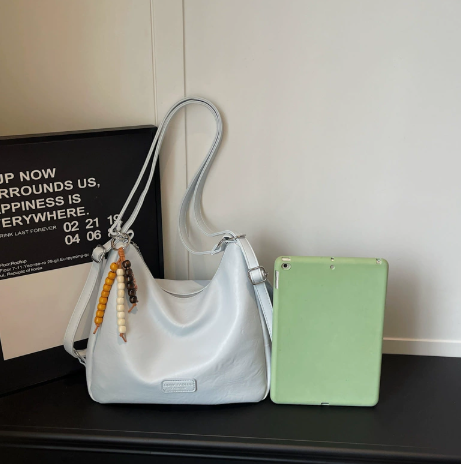 Casual Large Shoulder Bag for Women 2026 New Fashion Simple Crossbody Bag Large Capacity Bucket Bag Commuter Women's Bag